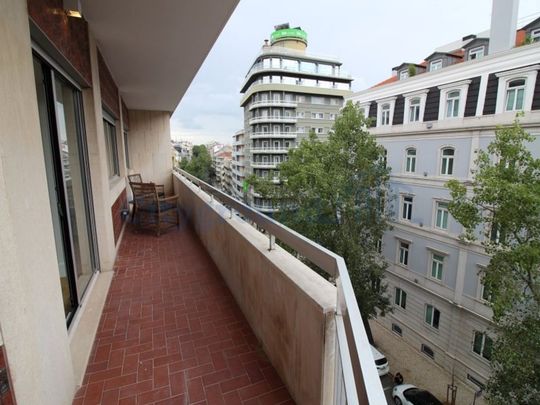 2 bedroom luxury Flat for rent in Lisbon, Portugal - Photo 1