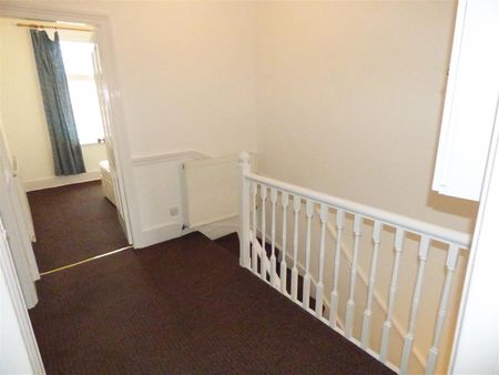 3 bed flat to rent in South View West, Heaton - Photo 5