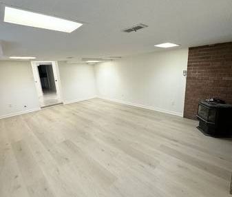 Newly renovated suite for rent - Photo 3