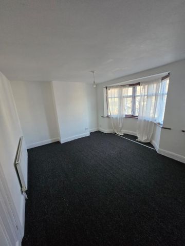 4 bedroom terraced house to rent - Photo 3