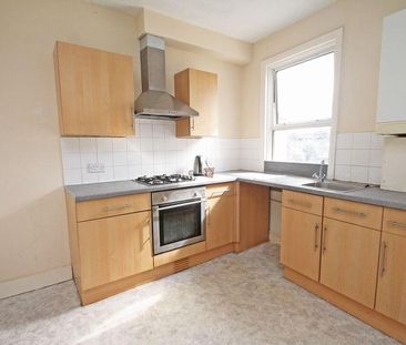 2 bedroom end of terrace house to rent - Photo 3