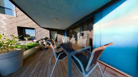 colocation proche du centre, tram au pied - Photo 2