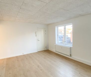 Stor og charmerende 4-værelses lejlighed i Vejgaard - Foto 5