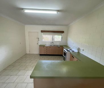 DUPLEX IN A CENTRAL LOCATION - Photo 3