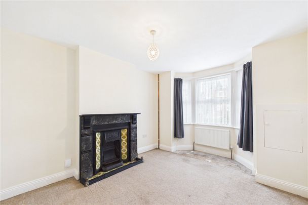 School Road, Tilehurst, Reading, Berkshire, RG31 - Photo 1