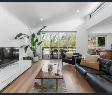 Stylish Living with Space & Comfort - Photo 1