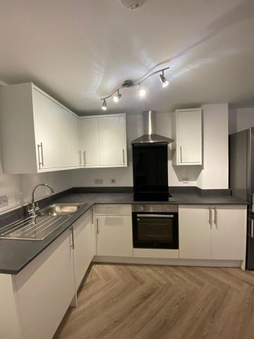 1 bedroom in a house share to rent - Photo 4