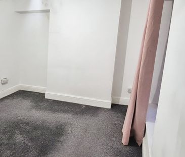 Gwendoline Street, PORT TALBOT - Photo 6