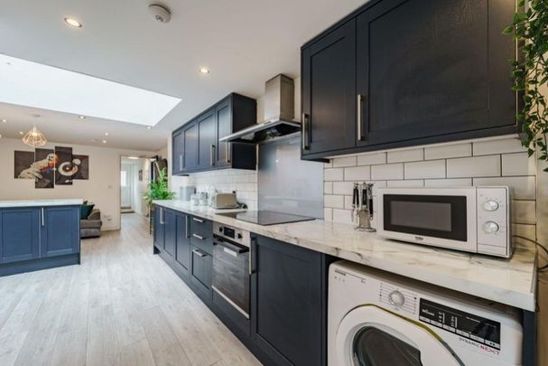 5 bedroom terraced house to rent - Photo 1