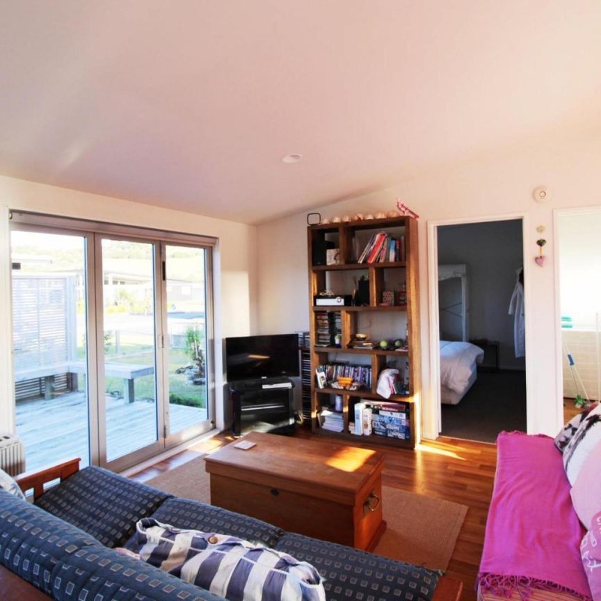 Simple and Sweet - Photo 1