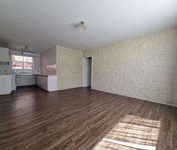 Clean Two Bedroom Ground Floor Apartment in Perfect Location - Photo 1