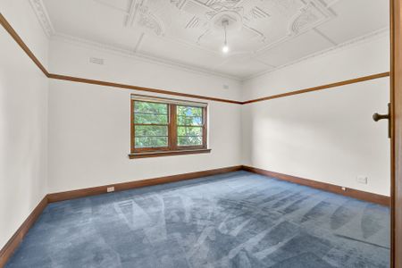 Spacious Apartment in Prime South Yarra location - Photo 4