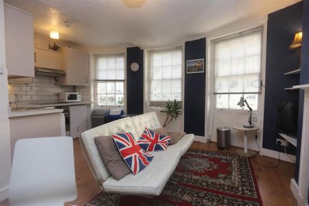 1 bedroom flat to rent - Photo 4