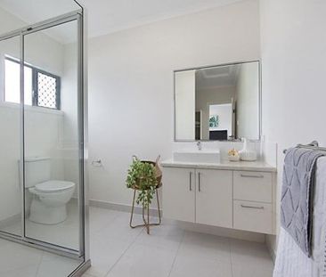 35 Holyoak Avenue, Oonoonba QLD 4811 - House For Rent | Domain - Photo 6