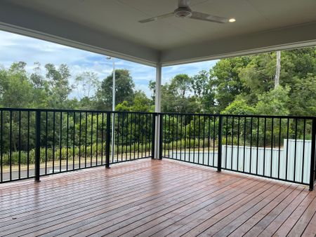 Large Family Home - Photo 5