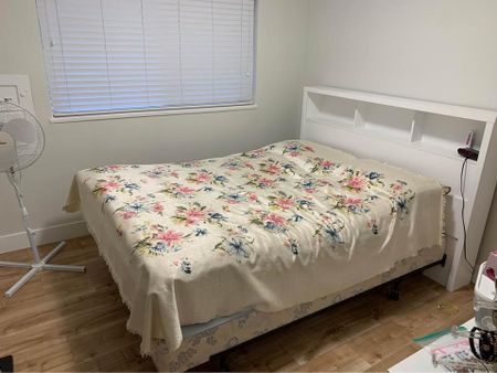 Royal Heights, Updated 4 Bedrooms/Heated Garage/RV Parking - Photo 5