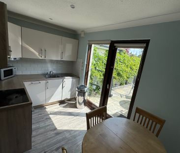 24 The Poplars, Monkstown Valley, Blackrock - Photo 4
