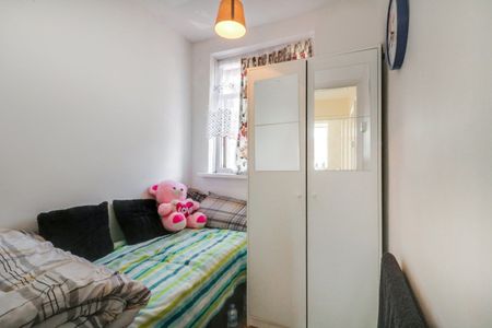 Reynolds Drive, Edgware, HA8 - Photo 5