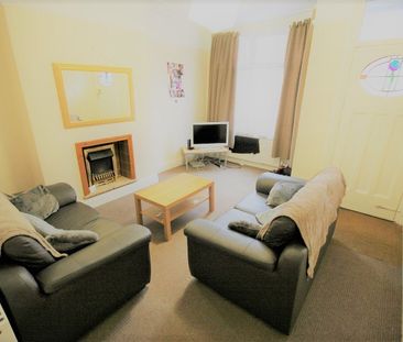 4 Bed - 4 Village Avenue, Burley, Leeds - LS4 2NT - Student - Photo 5