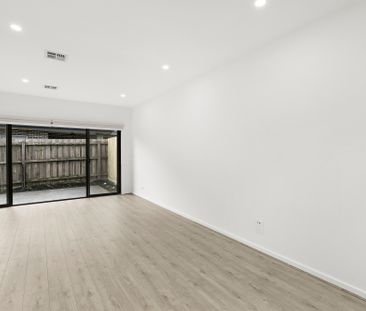 2/6 Broadmeadows Road, Tullamarine VIC 3043 - Townhouse For Rent | ... - Photo 4