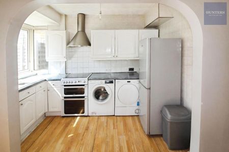 3 bedroom House To Let - Photo 4