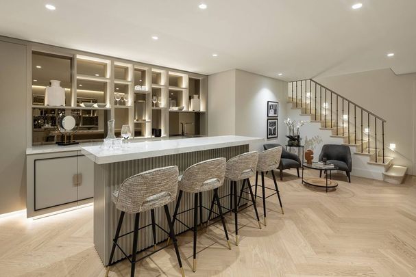 Luxury Detached House for rent in Marbella, Andalusia - Photo 1