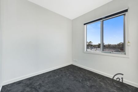 Exclusive 1 Bedroom Apartment Living&excl; - Photo 2