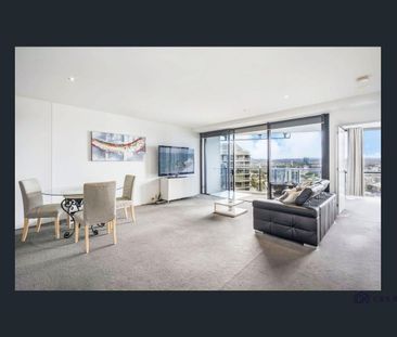 Fully Furnished Modern 2 Bedroom Apartment with River Views – Circl... - Photo 2