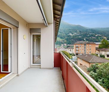 Vivere vicino al centro: rinnovato con splendida vista - Photo 1