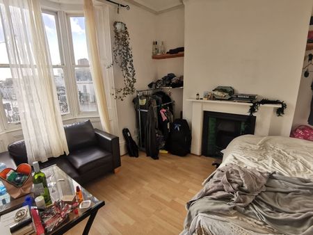 6 Bed Semi-Detached House, Ditchling Road, BN1 - Photo 4