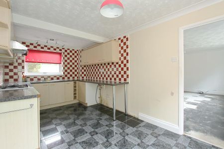 3 bedroom terraced house to rent - Photo 5