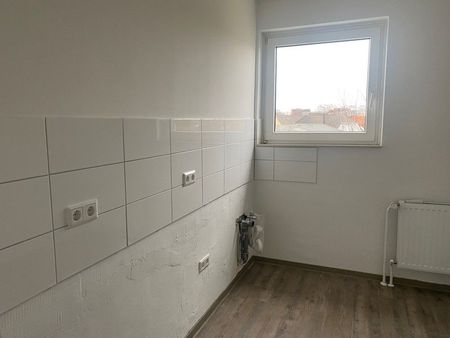 Renovierte 4-Zimmer-Wohnung mit Balkon - Foto 2