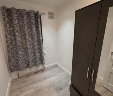 3 bedroom end of terrace house to rent - Photo 5