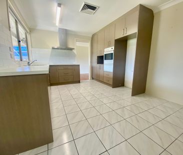 FRESHLY RENOVATED FAMILY HOME - Photo 5