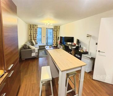 1 bedroom flat to rent - Photo 2