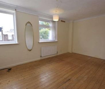 Pontypool Walk, Romford, RM3 - Photo 6