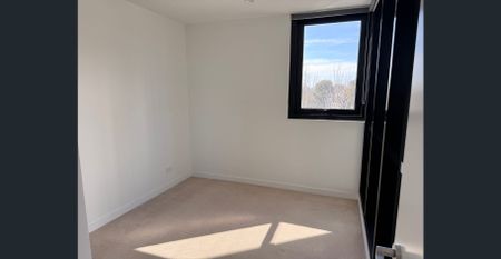 Stylish Box Hill Apartment – Flexible Lease Terms Available - Photo 3