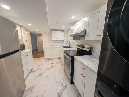 All Inclusive 3 Bedroom Lower unit in Welland! - Photo 3