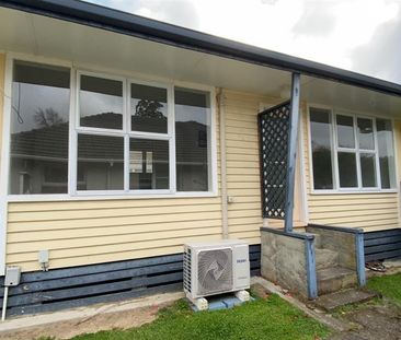 SUNNY & CONVENIENT TRENTHAM LIVING - Photo 5