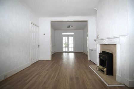3 bedroom terraced house to rent - Photo 2