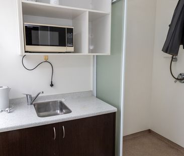 Boarding House Room – Ideal for Single Working Professional - Photo 1