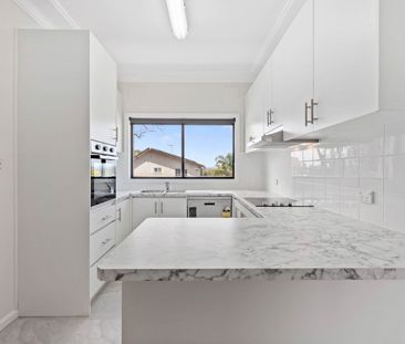 Renovated 2 Bedroom Home - Corner Block - Photo 3