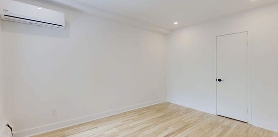 Appartement Rénové 1 Chambre Fermée, Laveuse Sécheuse, Rosemont - Photo 2