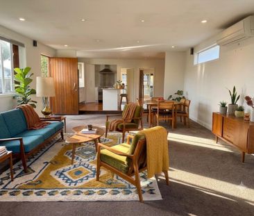 large unit with extensive back yard - Photo 1
