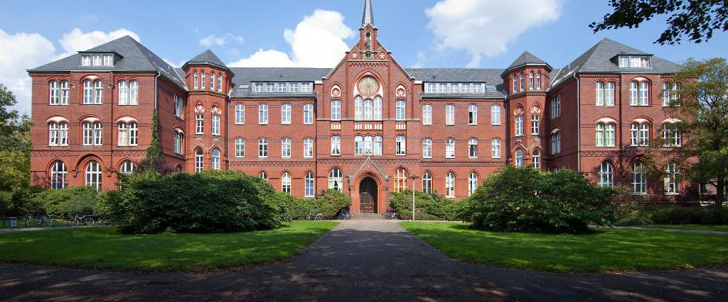 1-Zimmer-Apartment in einem alten Kloster - Photo 1