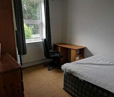 Bedroom Detached House In Winton, BH9 - Photo 4
