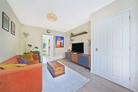 Beautiful two bedroom house located just a few moments from Victoria Park Village. - Photo 3