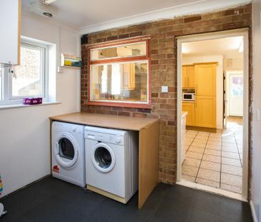5 bedroom semi-detached house to rent - Photo 1