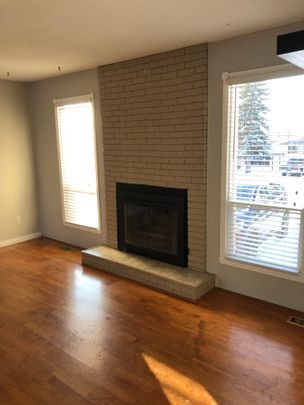 Sunflower House - Photo 1
