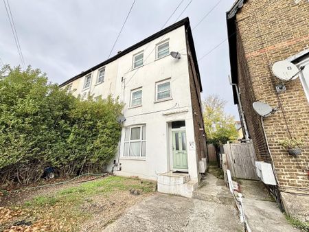 Studio to rent - Photo 3